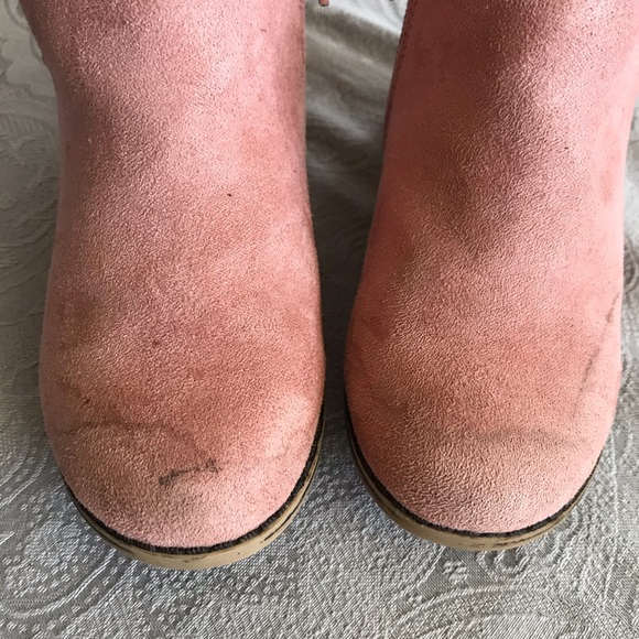 GUC Toddler Girl pink faux suede booties - Picture 5 of 8